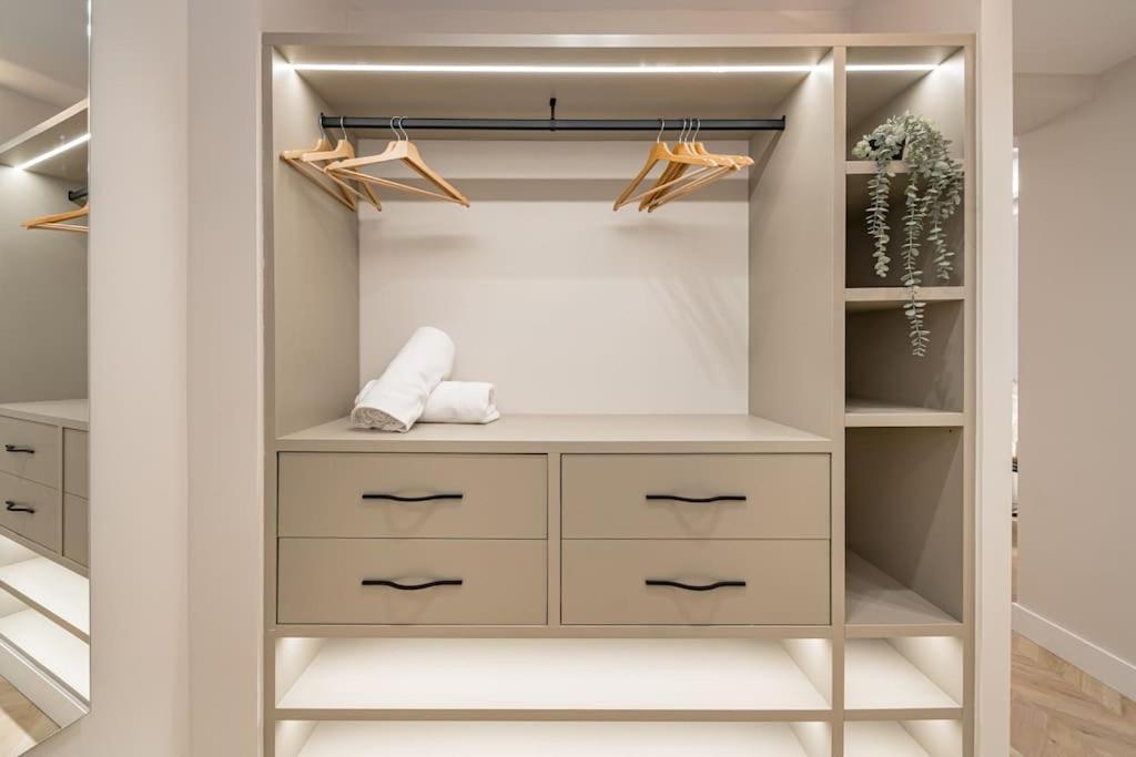 Puerta Del Sol 3Br 3Bh Lejlighed Madrid Eksteriør billede
